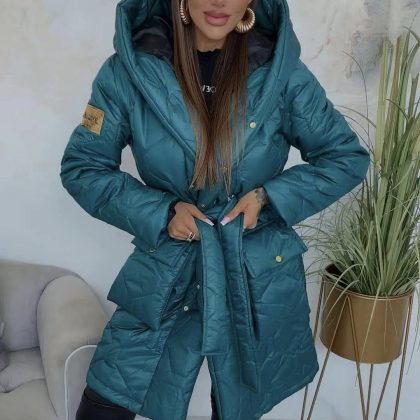 LOLA BIANKA BENILO KABÁT