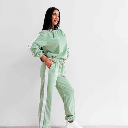 OLAVOGA NOELLE SÚPRAVA